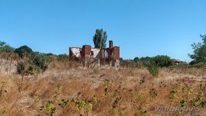 Порутена стара постройка в село Шарково