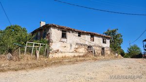 Старинна постройка в село Звездец