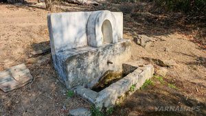 Чешмата край параклис "Св. Богородица", от която блика кристална и лековита вода